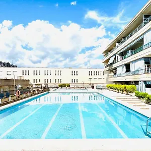 Salvis Balcon Y Piscina Appartement